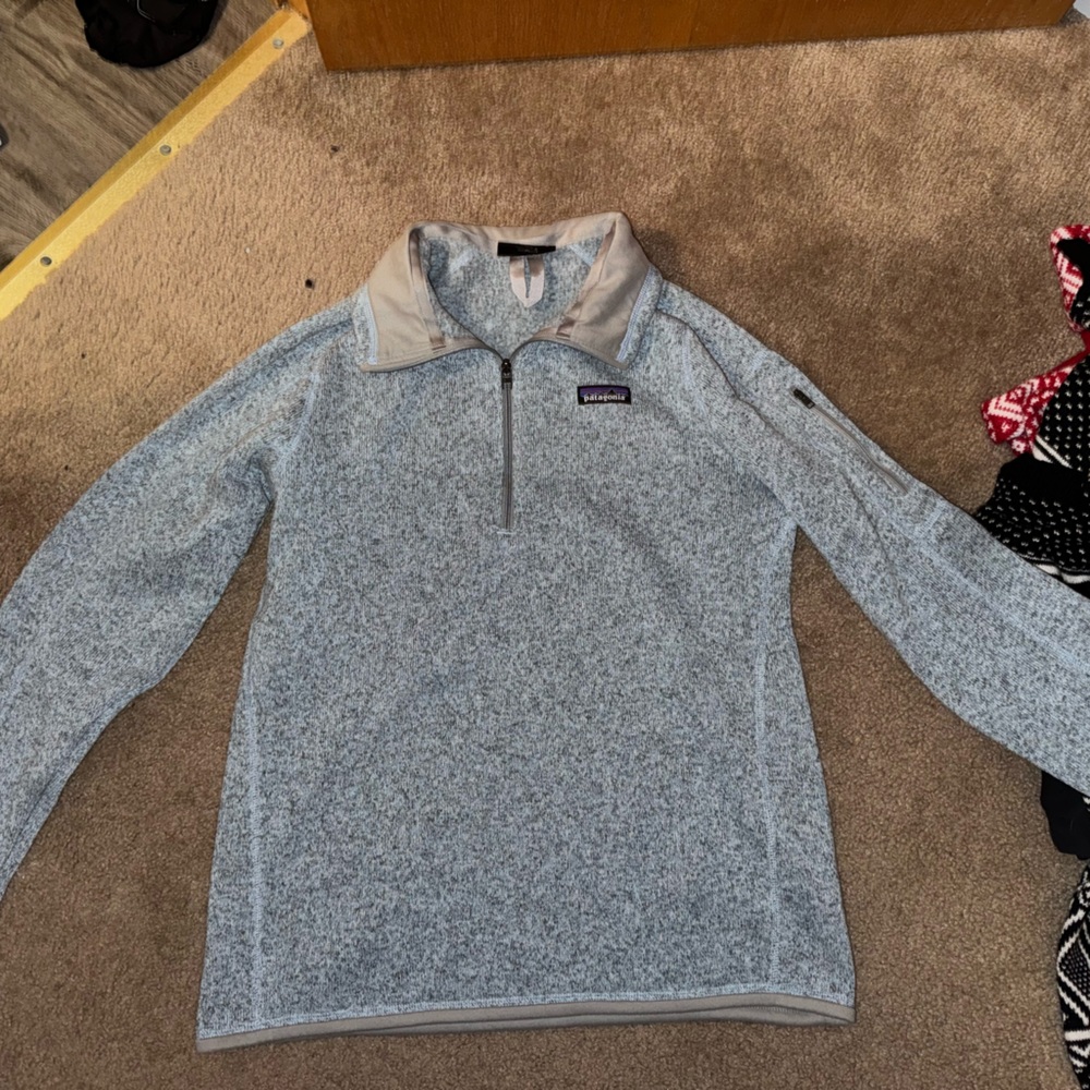 Patagonia better sweater 1/4 zip fleece. Blue tint. Unisex